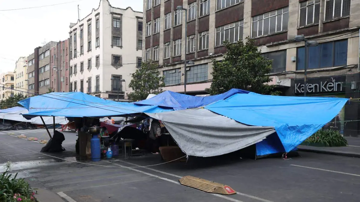 CNTE desafía al Gobierno: maestros advierten que no levantarán el plantón en el Zócalo