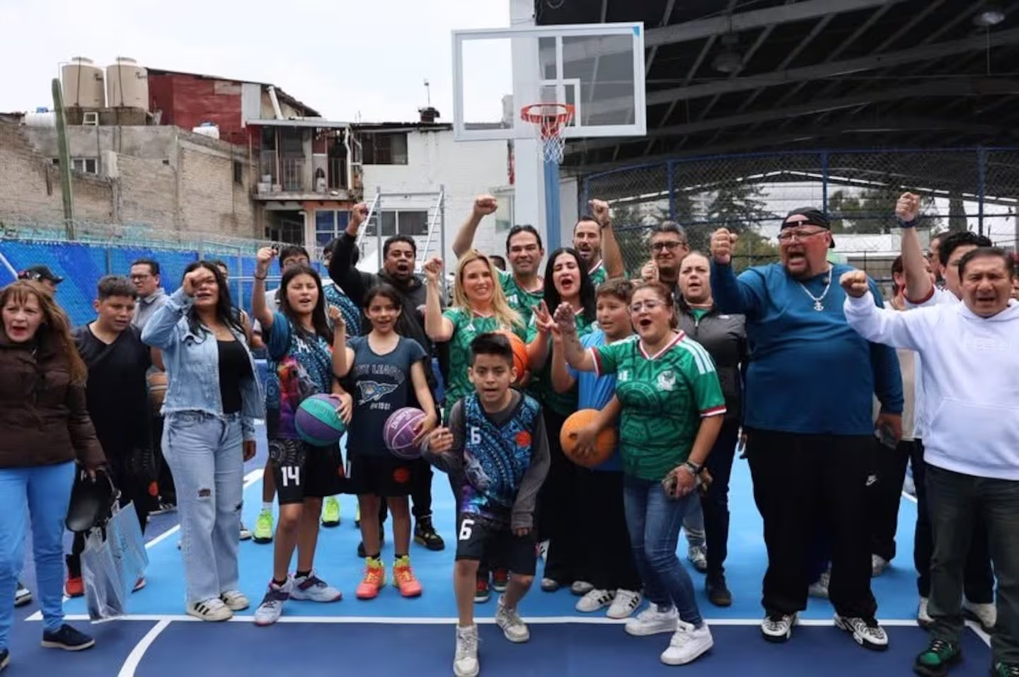 Rehabilitan Deportivo San Fernando para fortalecer la práctica deportiva en Huixquilucan