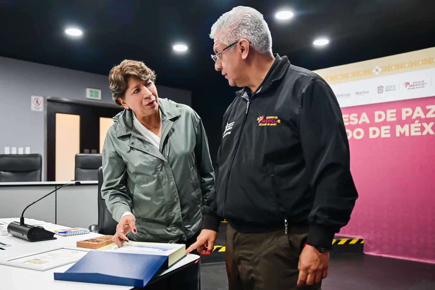 Delfina reconoce a Seguridad del Edomex por premio internacional en tecnología de comunicaciones