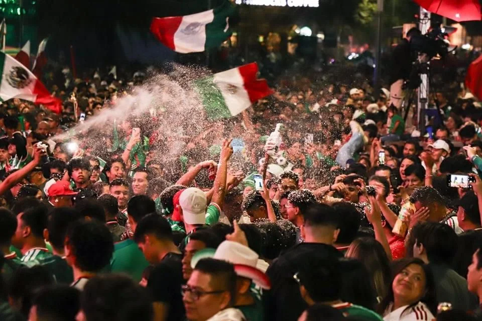 Más de 800 mil personas vieron y celebraron el triunfo en calles de la CDMX