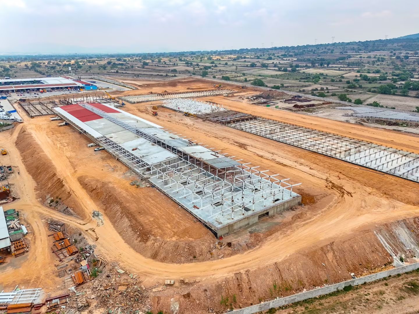 Gobiernos federal y Edomex planifican crecimiento urbano en torno a los trenes AIFA-Pachuca y CDMX-Querétaro