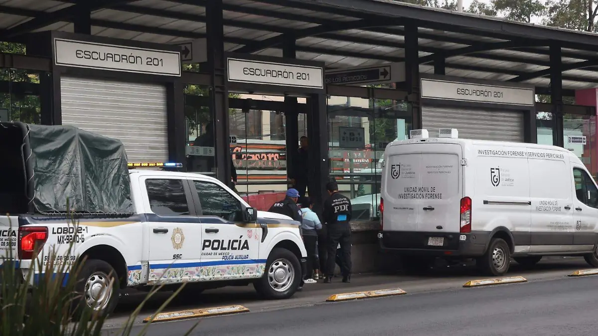 Muere hombre repentinamente en la estación Escuadrón 201 del Metrobús Línea 5