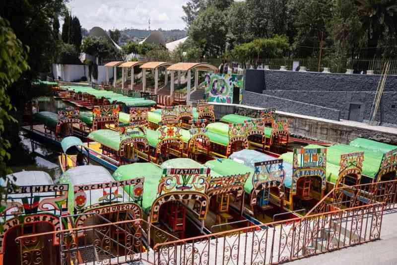 Con una inversión de 84 mdp, Clara Brugada renueva embarcaderos en Xochimilco para fortalecer el turismo susten table