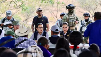 Gobierno lleva Tianguis del Bienestar a desplazados en Chilapa