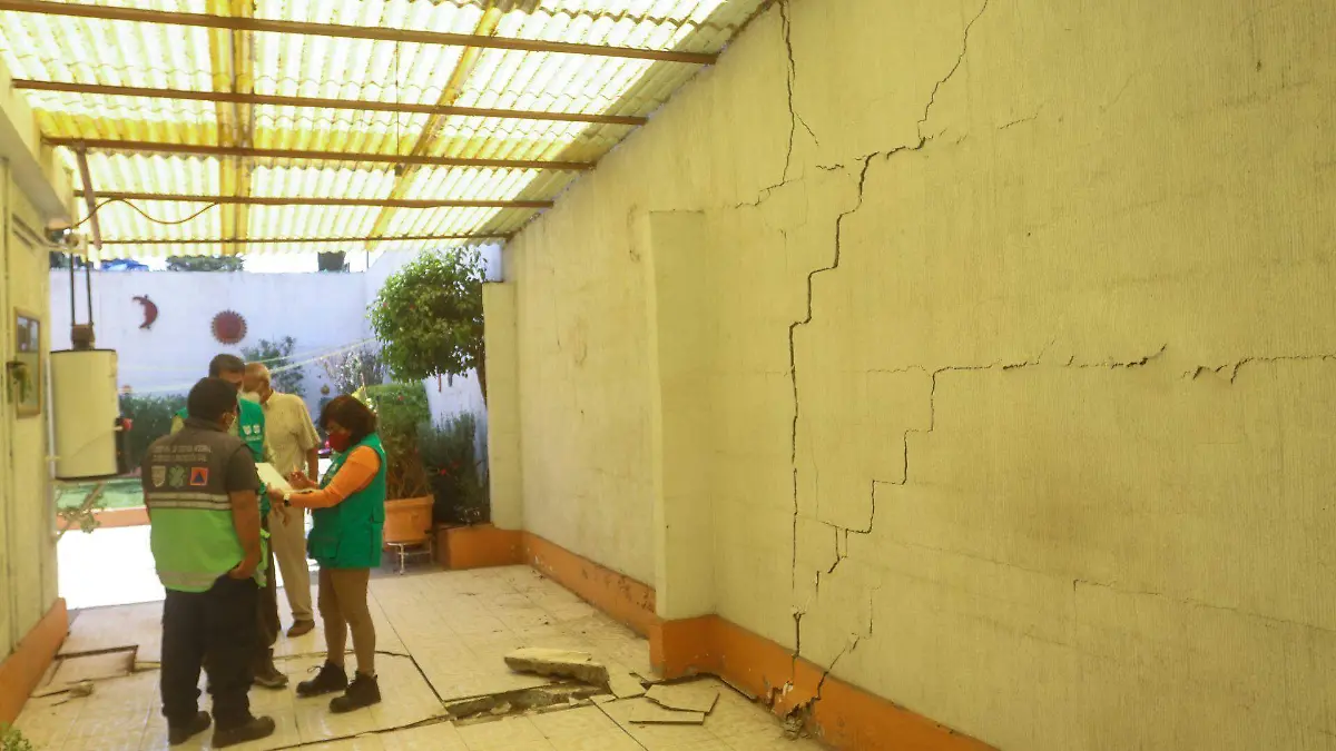 Más de mil 300 edificios en CDMX están en riesgo de colapso, alerta diputada