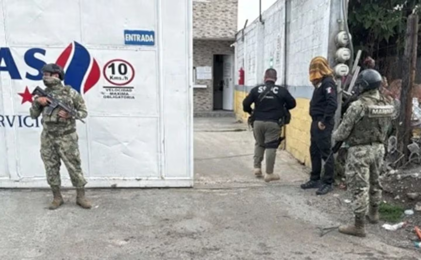 Marina asegura en Ecatepec tres inmuebles utilizados para huachicol