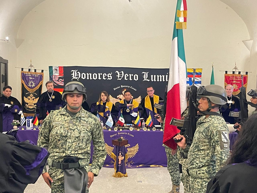 Seis agentes aduanales reciben Doctorado Honoris Causa; Claustro Doctoral Honores Vero Lumine Internacional y AAADAM firman alianza