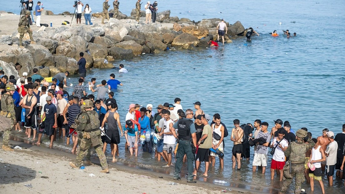 Aumenta a 57 cifra de migrantes muertos tras ingreso masivo a Ceuta; miles regresan a Marruecos