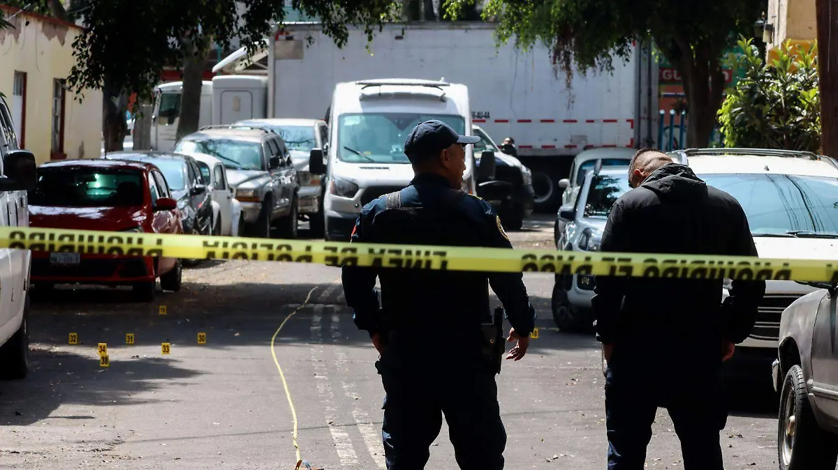 Asesinan a un hombre dentro de obra en construcción en Iztapalapa