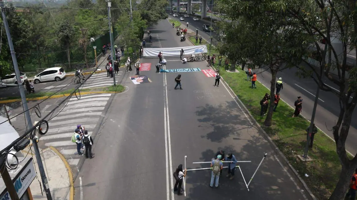 Colectivos antimundial bloquearon Periférico Sur durante el México vs Inglaterra