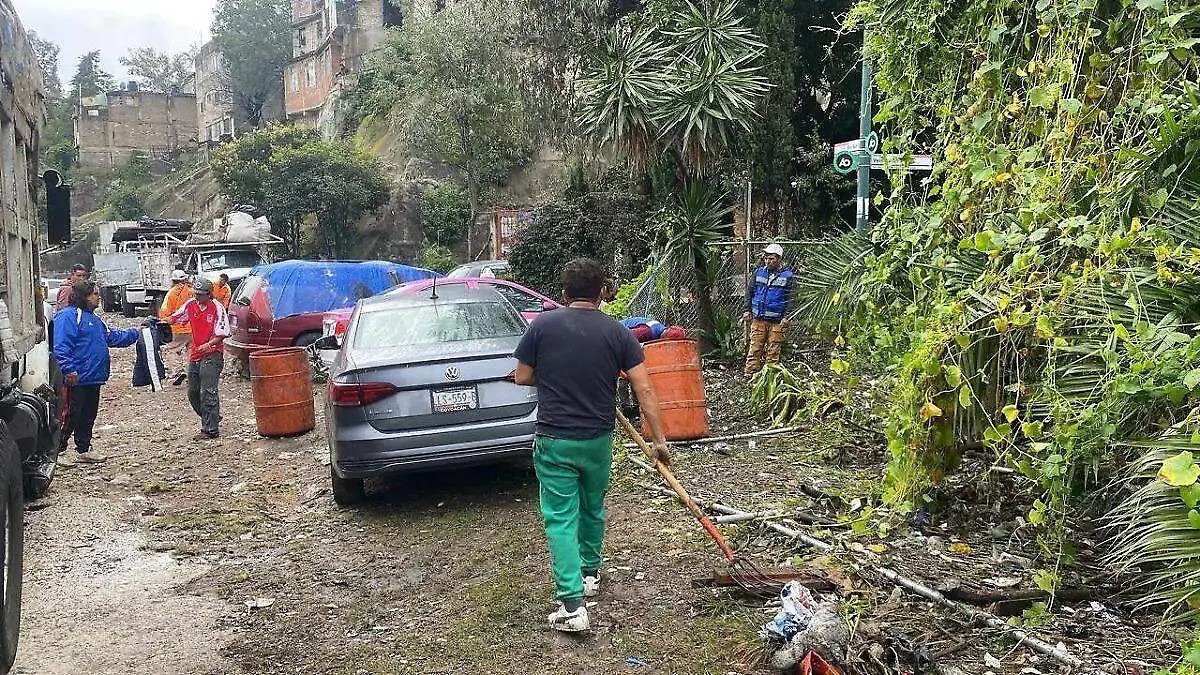 Vecinos de Álvaro Obregón exigen frenar desgajamiento junto al Río Mixcoac