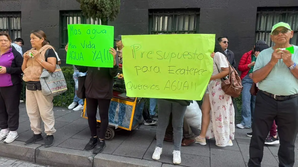 Habitantes de Ecatepec exigen a la SCJN resuelvan amparos sobre abasto de agua en 164 comunidades