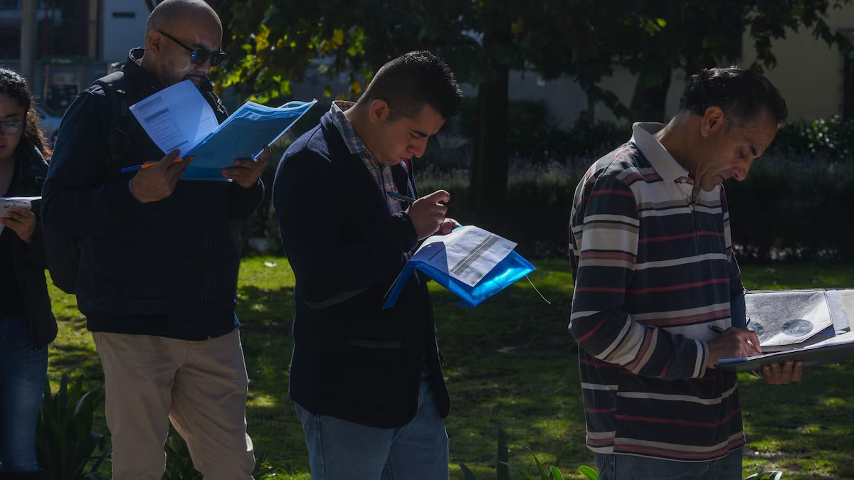 IMSS da de baja a 55 mil trabajadores tras detectar simulación laboral