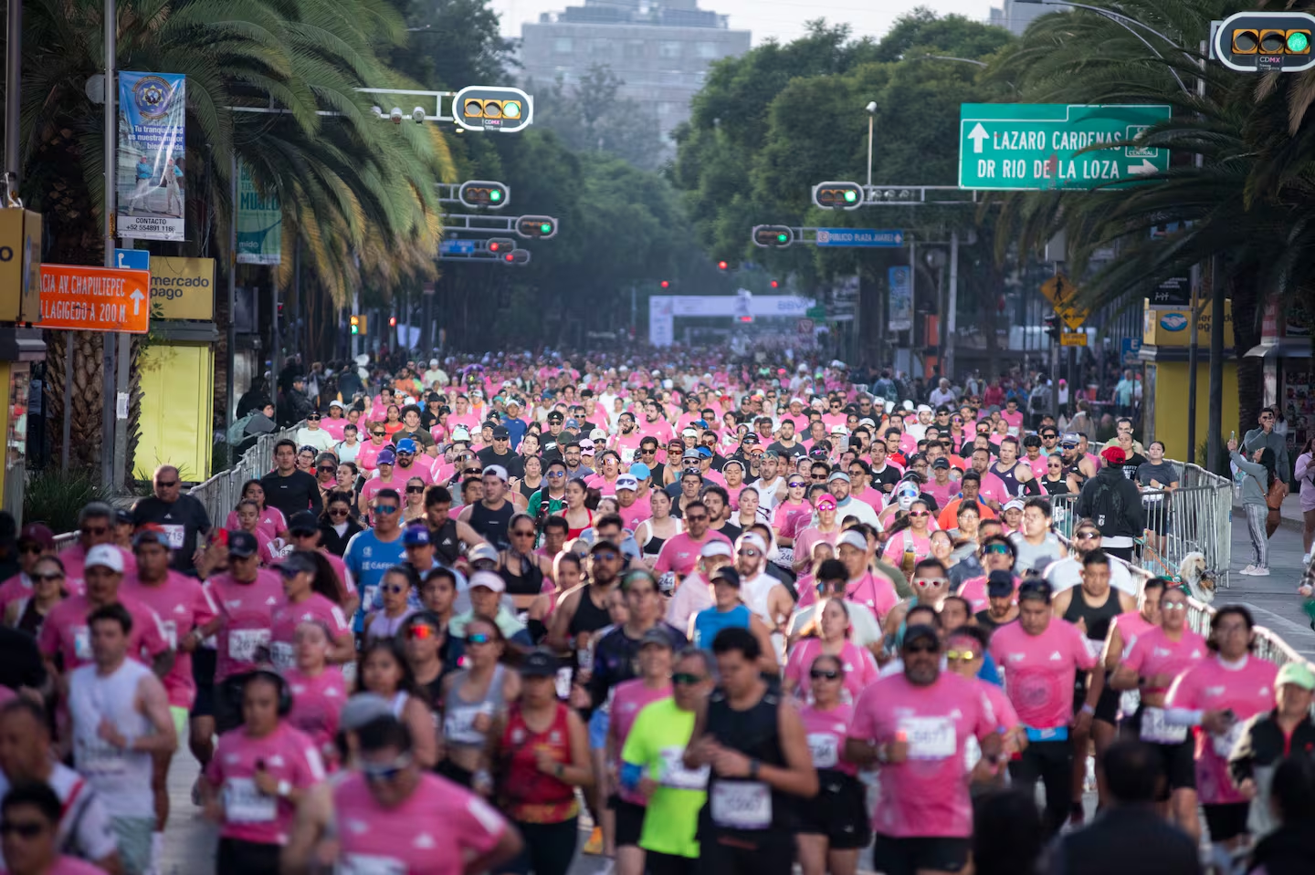 Más de 35 mil personas participan en el XIX Medio Maratón de la CDMX 2026 con una bolsa de medio millón de pe sos