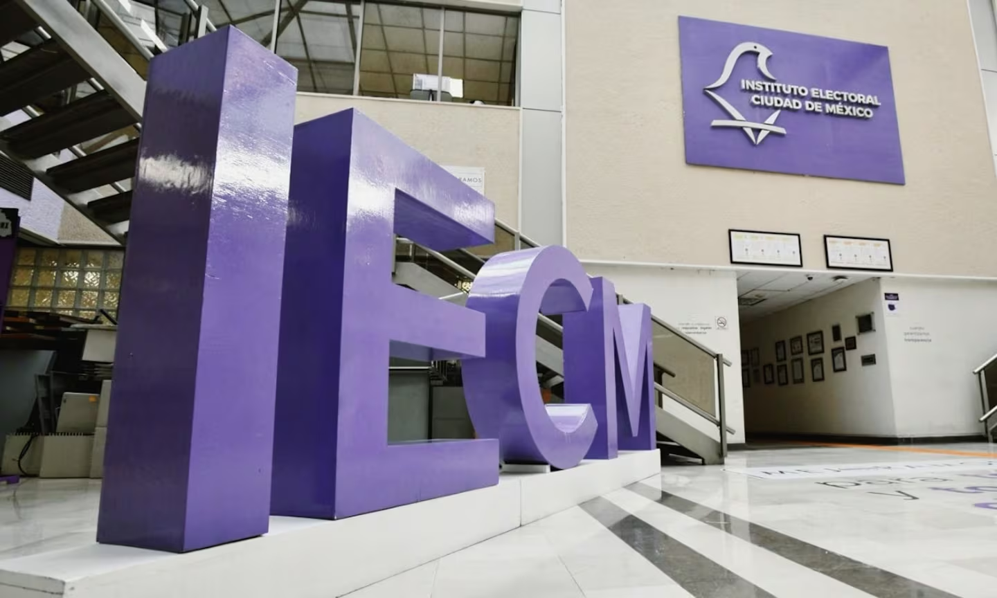 IECM inicia procedimiento sancionador por presunta promoción personalizada y ordena retirar propaganda
