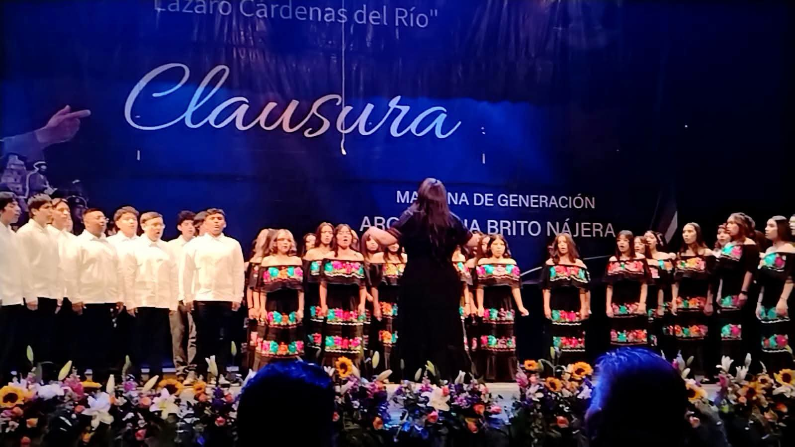 «Es la hora de los pueblos»: Egresa nueva generación de la preparatoria Lázaro Cárdenas de Cuautitlán Izcall i