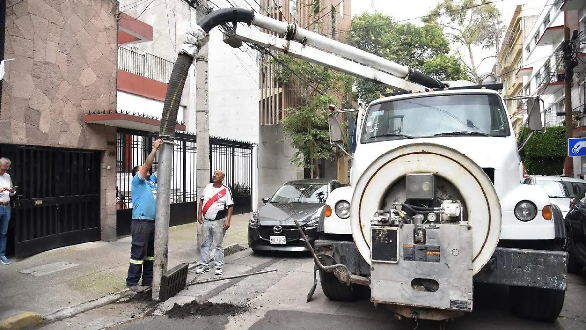 Benito Juárez refuerza operativo Blindar BJ 360° contra lluvias con más de mil desazolves