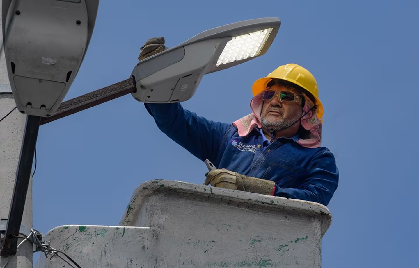 Atizapán instala más de 11 mil luminarias para reforzar la seguridad en espacios públicos