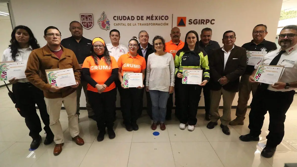 Gobierno de CDMX y SGIRPC premian a grupos voluntarios por cuidar festejos mundialistas