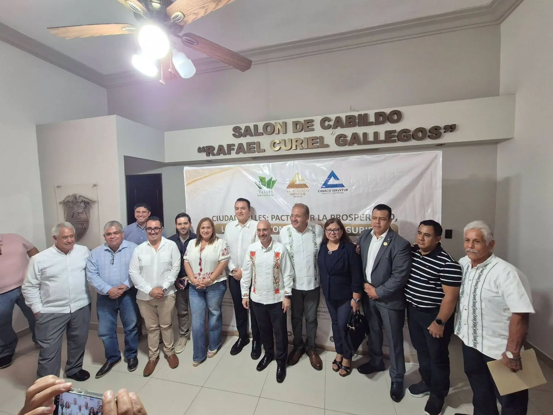 CONCANACO SERVYTUR firma en Ciudad Valles el Pacto por la Prosperidad con autoridades de San Luis Potosí y cám aras de la Huasteca