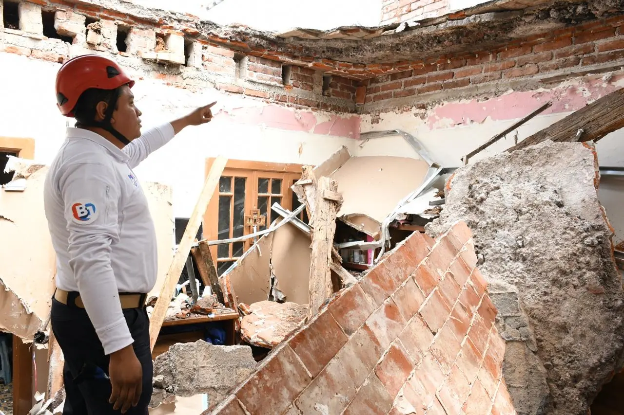Atiende Alcaldía Benito Juárez derrumbe en predio de la colonia Álamos