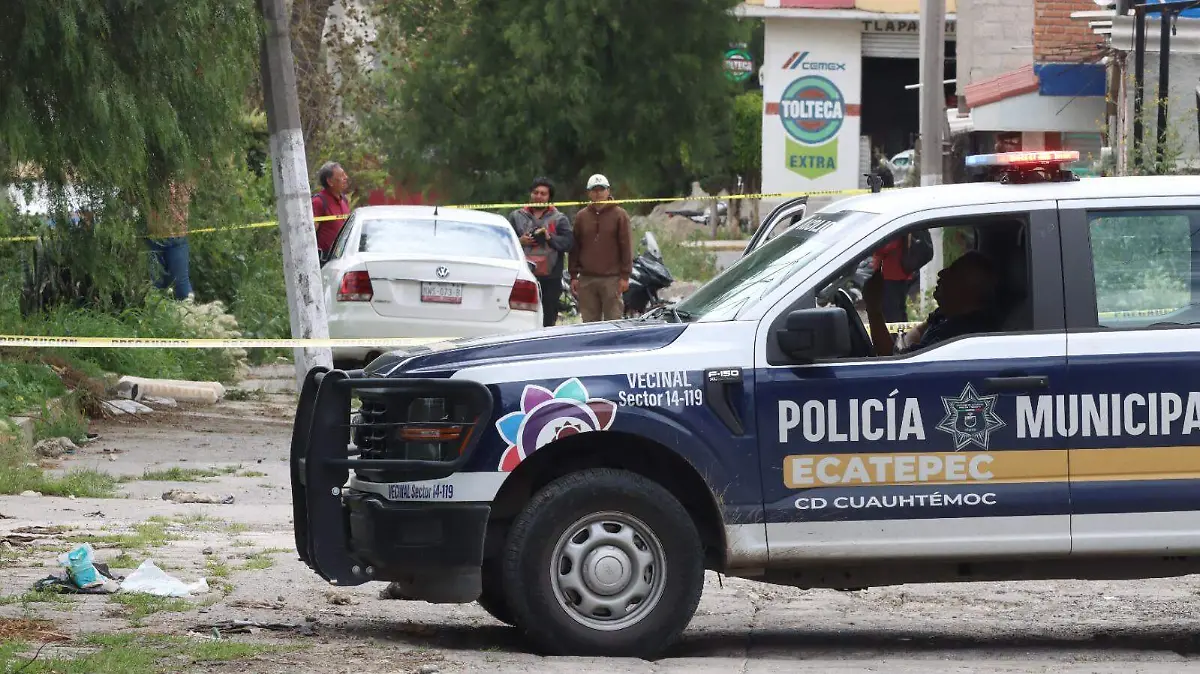Localizan cadáver de un hombre con múltiples golpes en avenida Recursos Hidráulicos de Ecatepec