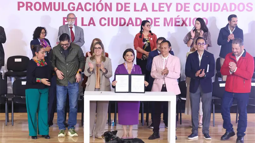 Clara Brugada promulga histórica Ley de Cuidados y convierte a CDMX en la primera ciudad con este derecho