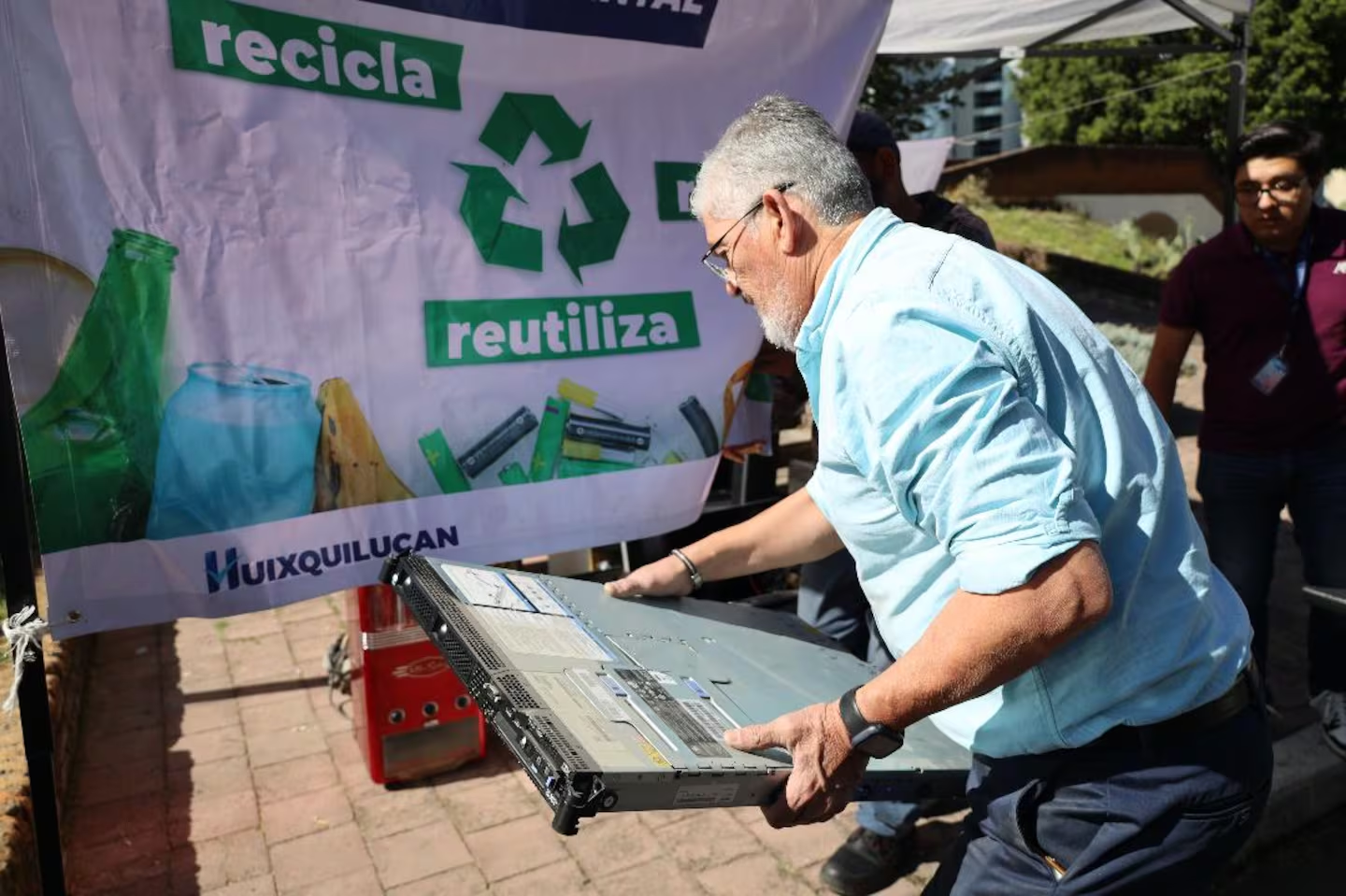 Huixquilucan realiza jornada de acopio de residuos electrónicos y plásticos
