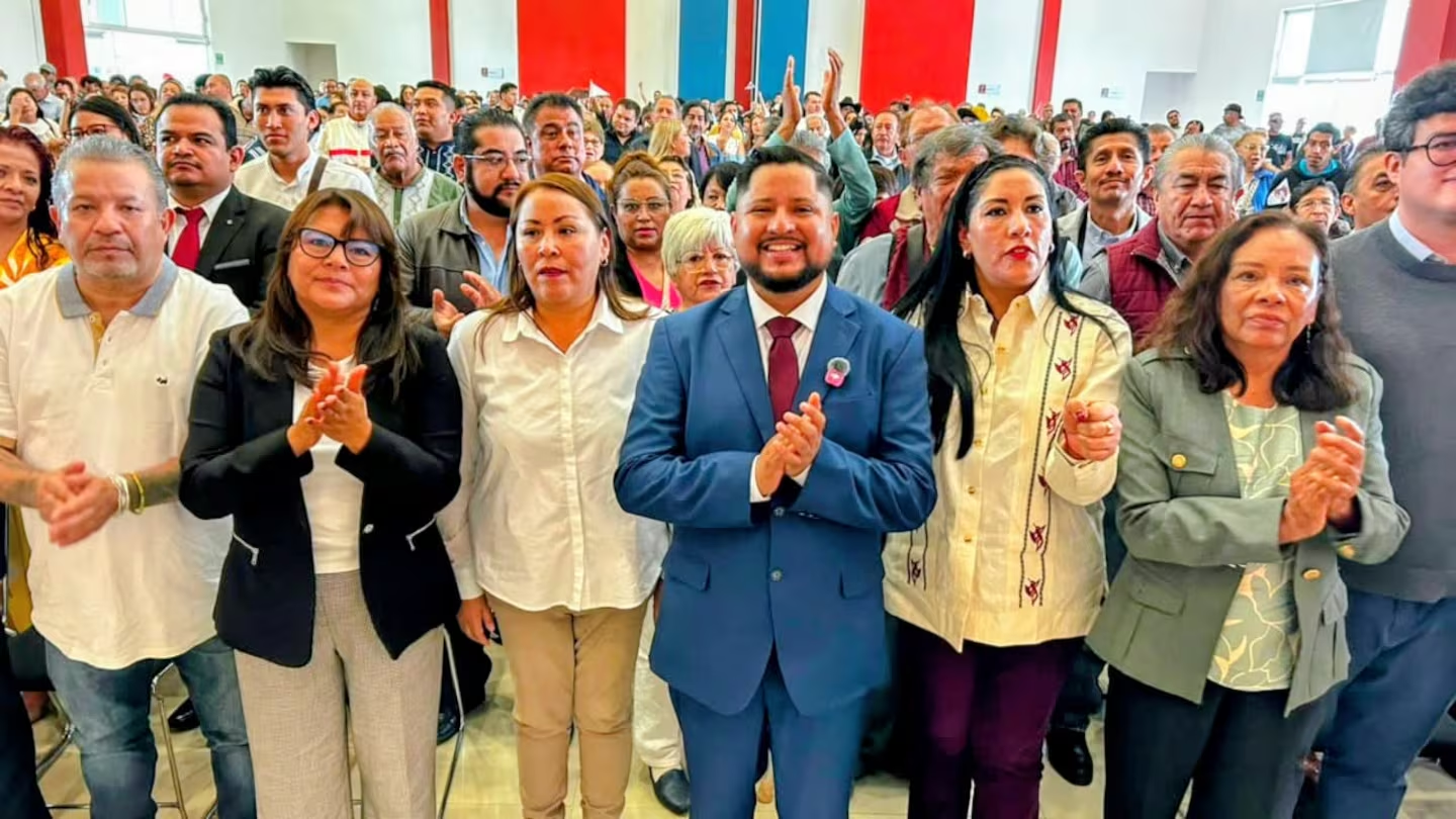 Síndico de Ecatepec presenta resultados de su acompañamiento en apoyos para vivienda, salud, cultura, educaci ón y comunidad