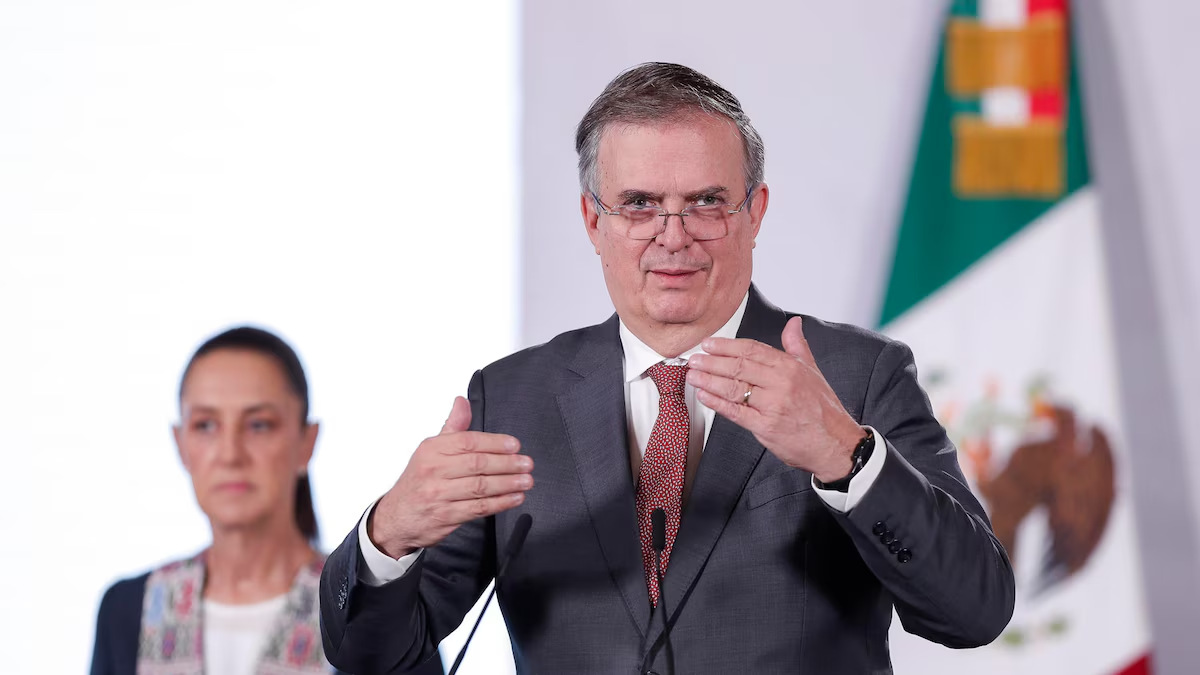 Ebrard adelanta posibles tarifas por sobrecapacidad de producción
