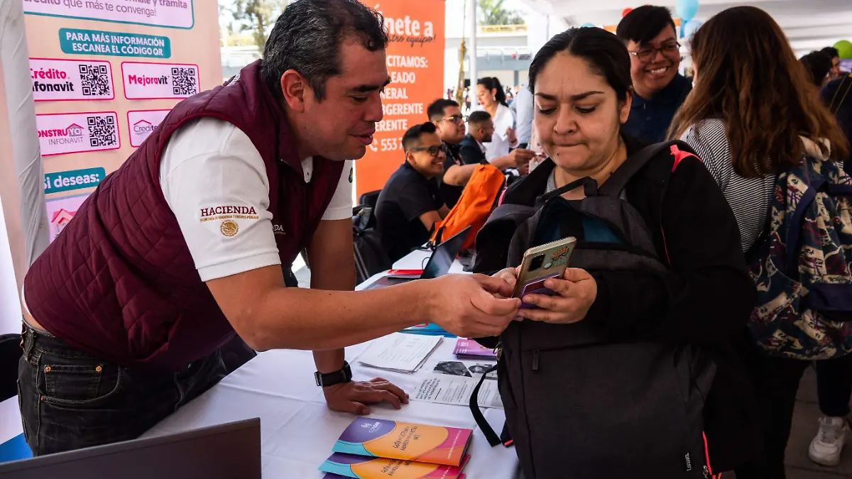 La Feria de Empleo en Xochimilco ofrece más de mil vacantes y salarios hasta 80 mil pesos
