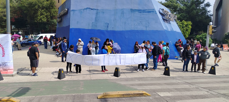 Con cadena humana, antorchistas denuncian prepotencia de secretario particular de alcaldesa de Xochimilco