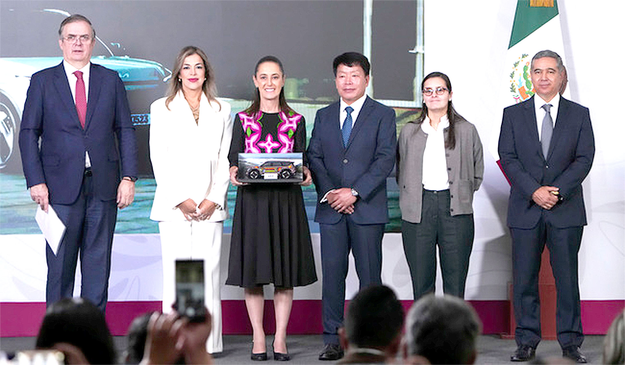 Sheinbaum destaca inversión de Kia de 649 mdd para producción de vehículo eléctrico