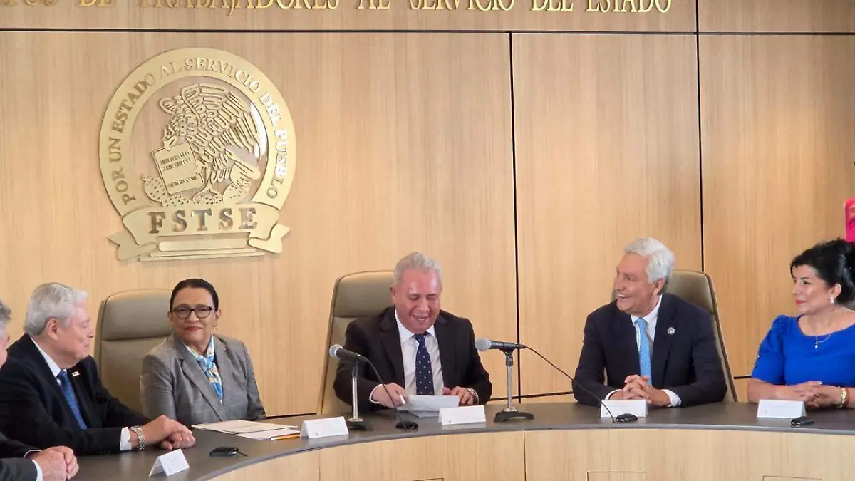 “FSTSE es prioridad”: Rosa Icela Rodríguez afirma que vienen mejores tiempos en lo laboral para trabajadore s del Estado
