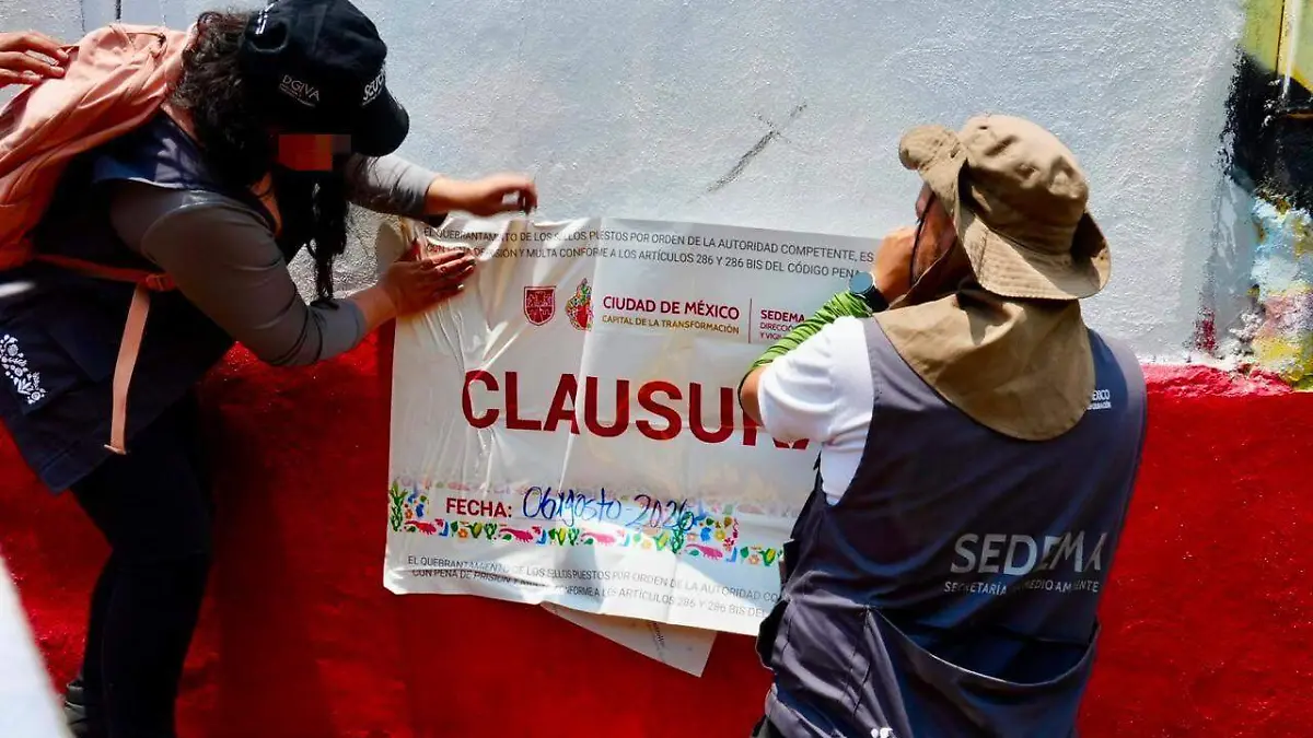 Cierran sanitarios públicos en Xochimilco por verter aguas negras a los canales