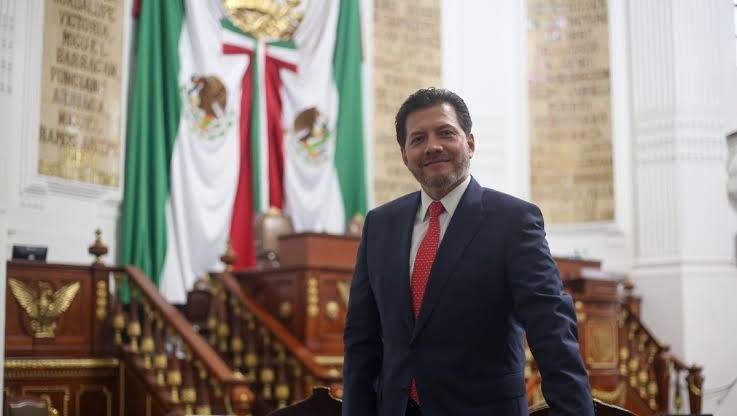 Coordenadas Políticas/Martin Aguilar/Entre ladrones te veas