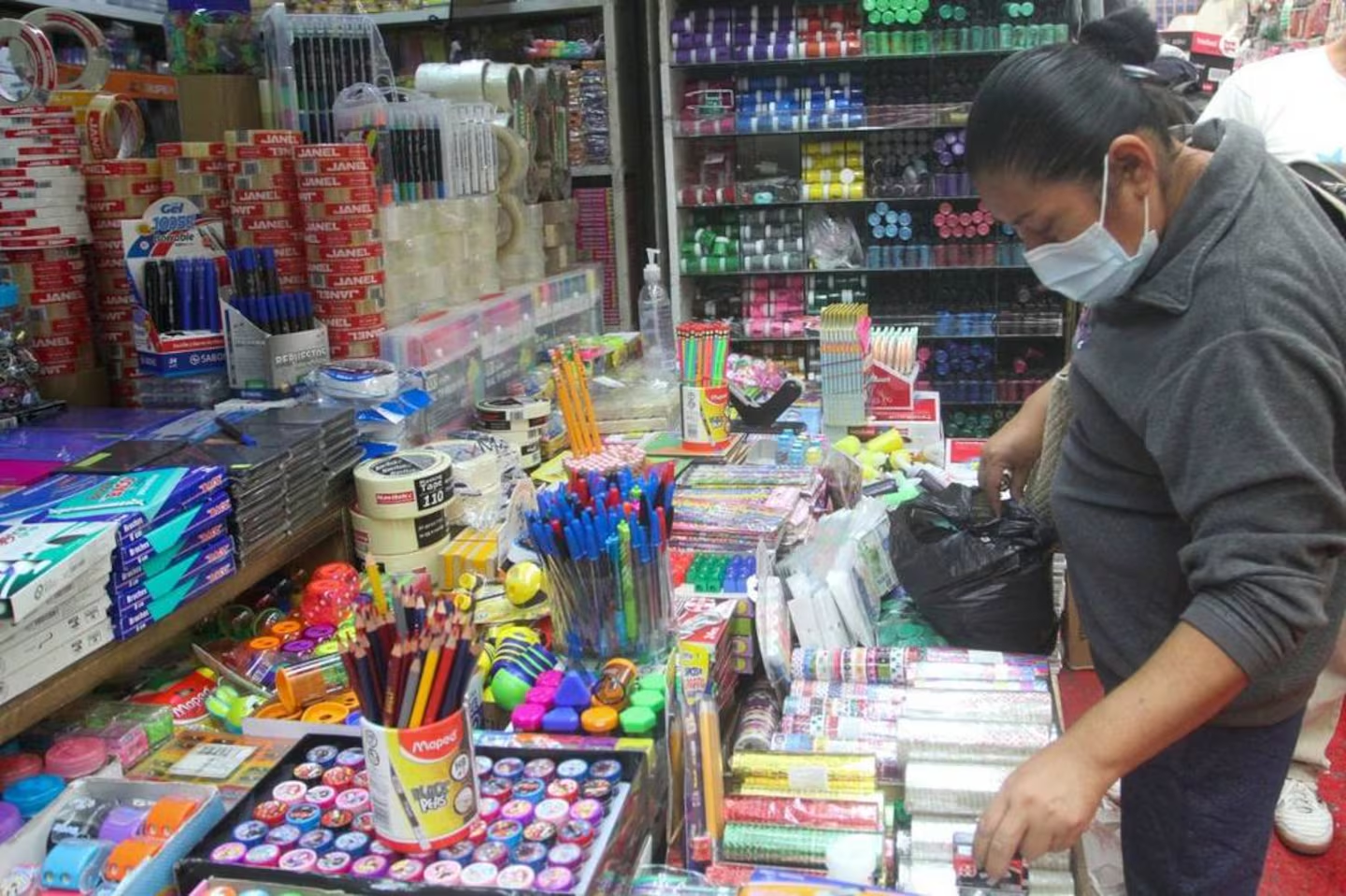 Profeco analizó útiles escolares de diferentes marcas comerciales