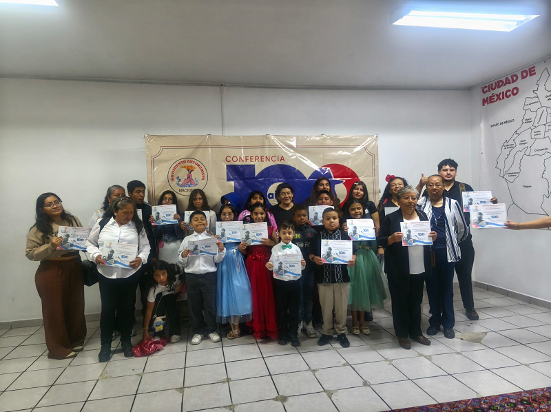Con versos, declamadores antorchistas de la CDMX celebran el legado de Fidel Castro
