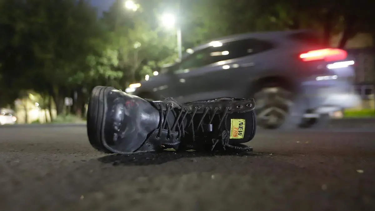 Hombre muere atropellado al intentar cruzar Avenida Río San Joaquín en Miguel Hidalgo