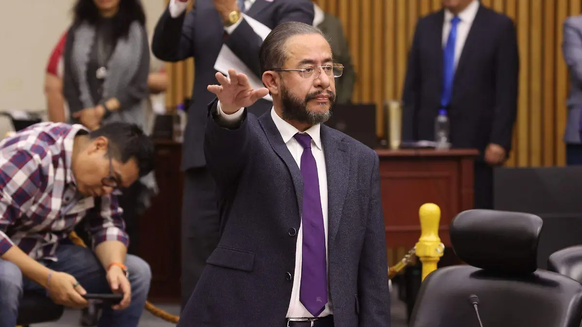 Eric Flores anuncia licencia y deja la Sección Instructora con desafuero de Alejandro Moreno en pausa