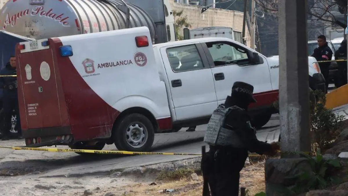 Mueren sepultados tres trabajadores de una constructora en Huixquilucan