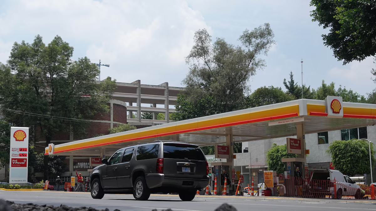 Gasolineros acuerdan extender tope de precios a la Magna y diésel hasta 2027