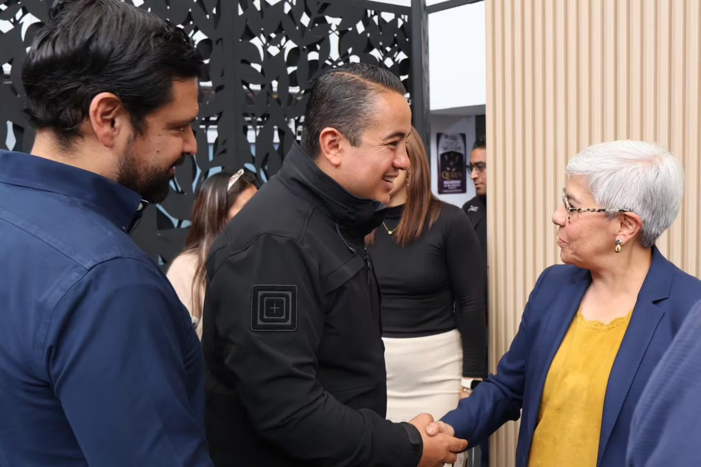 Mónica Pacheco y Jeancarlo Lozano sellan alianza para modernizar mercados públicos en la GAM
