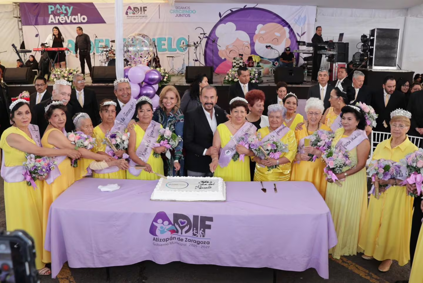 Atizapán celebra a mil 500 abuelitos y abuelitas en su día