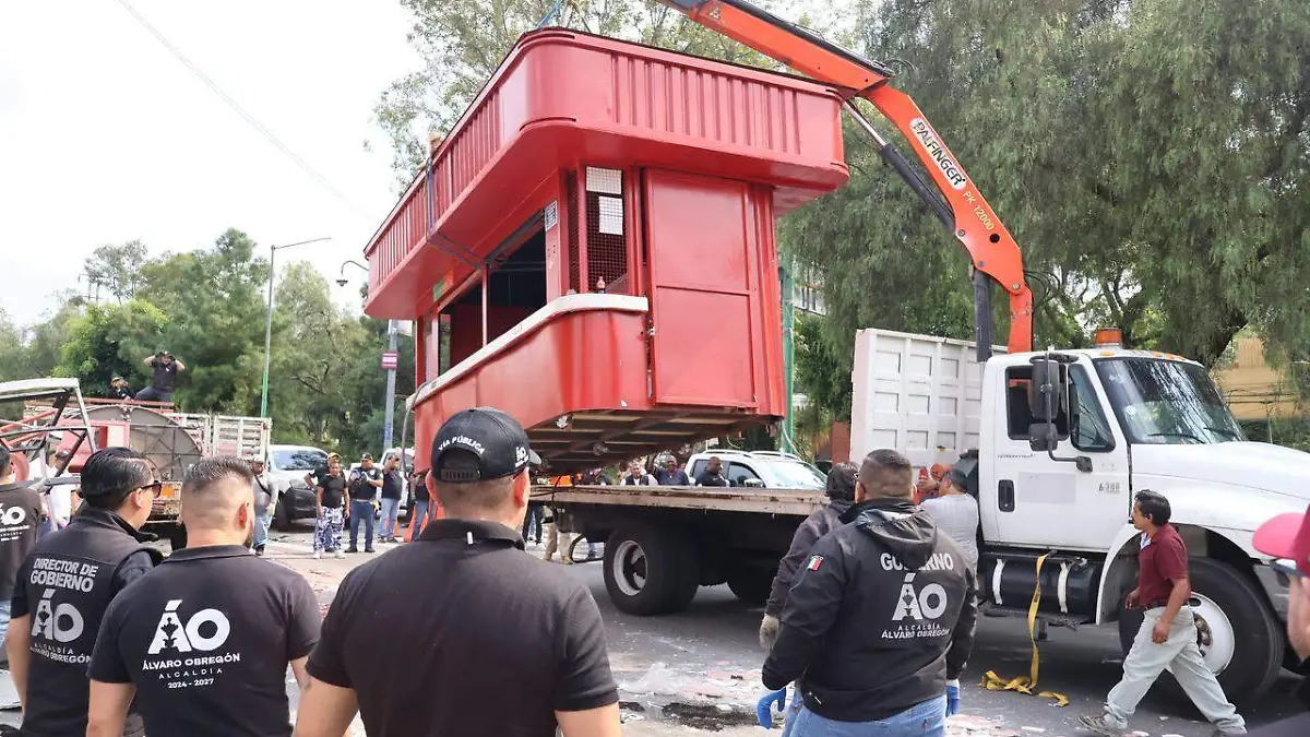 Liberan de comercio informal la vía pública en Jardines del Pedregal