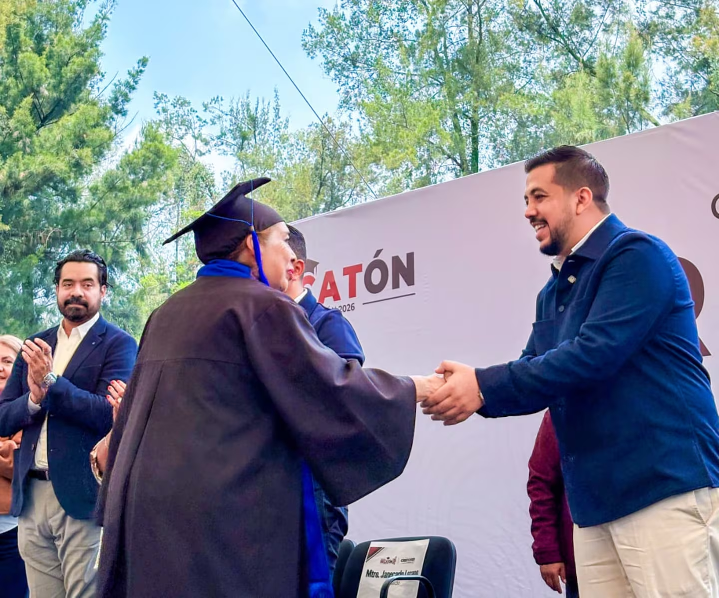 Cristofer Lozano va por los jóvenes: entrega 33 mil becas en GAM
