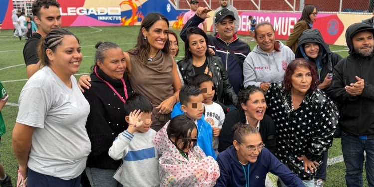 Entrega Ale Rojo rehabilitación de espacio deportivo