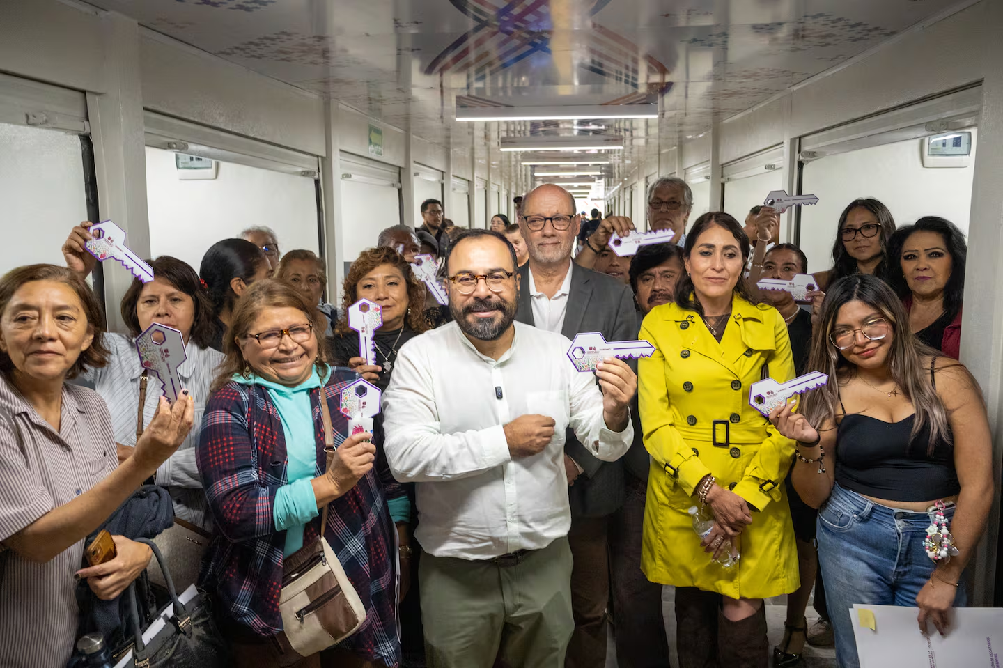 GCDMX inaugura pasos peatonales comerciales de San Antonio Abad, mejorarán la seguridad