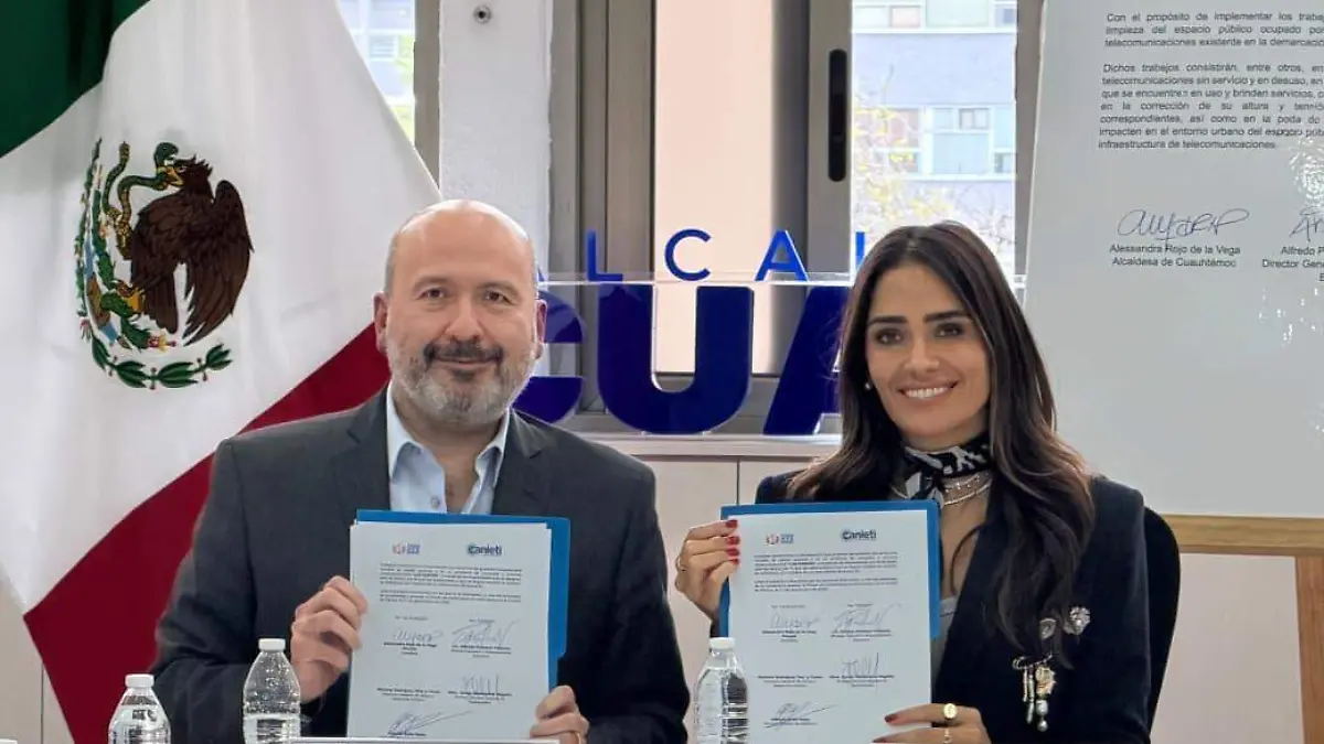 Va Cuauhtémoc por el ordenamiento del espacio público; retiran cables en desuso junto con la industria tecnol ógica
