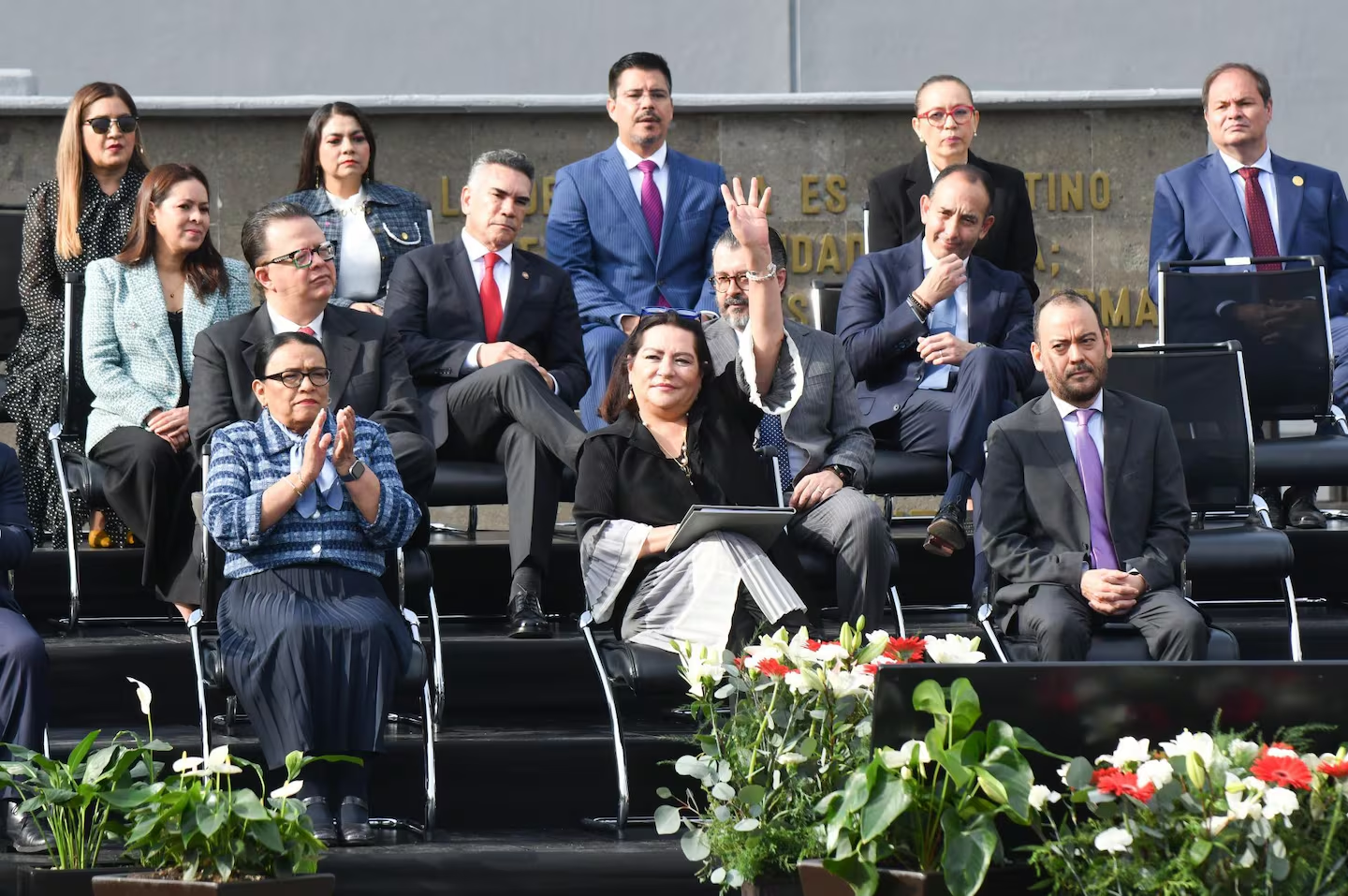 Coordenadas Públicas/Martín Aguilar/El que calla, otorga